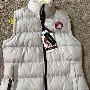 Canada Weather Gear Cream Puffer Vest NWT